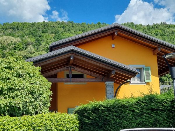 Villa con giardino e piscina