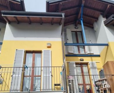 Villetta a schiera con giardino e doppio box