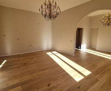 Signorile appartamento, completamente ristrutturato, centralissimo