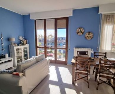 Appartamento trilocale, ultimo piano, box e cantina