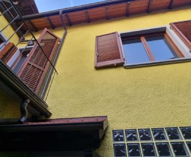 Porzione di casa indipendente con giardinetto